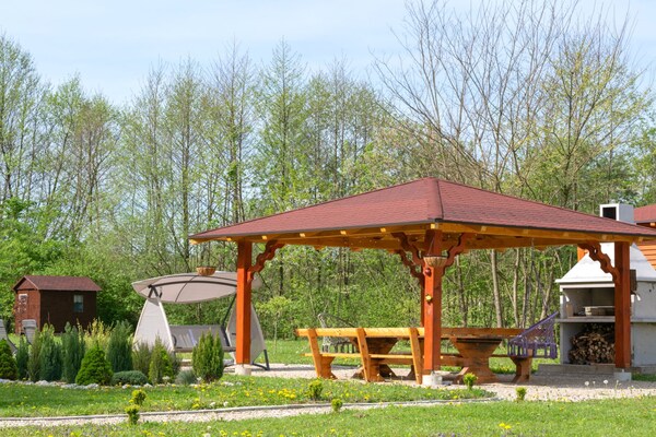 Foto van Robinzonski Kamp Hofman - Private Bungalow - Vakantiehuis in Varazdin - Outdoor