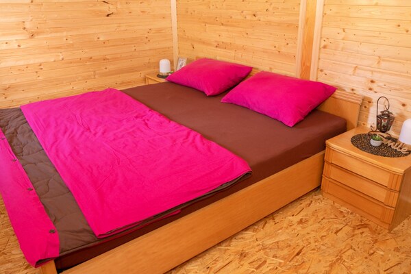 Foto van Robinzonski Kamp Hofman - Private Bungalow - Vakantiehuis in Varazdin - BedRoom