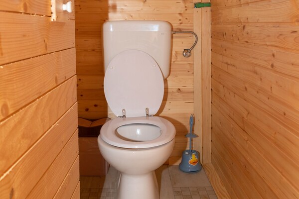 Foto van Robinzonski Kamp Hofman - Private Bungalow - Vakantiehuis in Varazdin - BathRoom