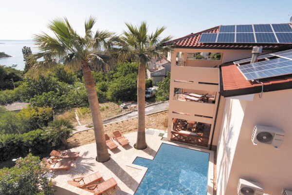 Foto van Holiday Home Boni - Vakantiehuis in Rab - Outdoor