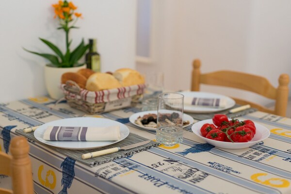 Foto van Chic and Charming Krk Downtown Apartments - Classic Studio Apartment - DiningRoom