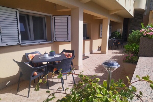 Foto van Charming One Bedroom Apartment Povljana - One Bedroom Apartment - Outdoor