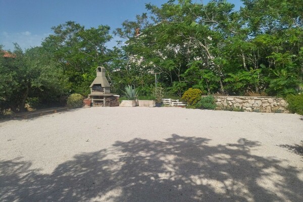 Foto van Charming One Bedroom Apartment Povljana - One Bedroom Apartment - Outdoor