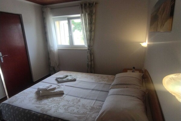 Foto van Charming One Bedroom Apartment Povljana - One Bedroom Apartment - BedRoom