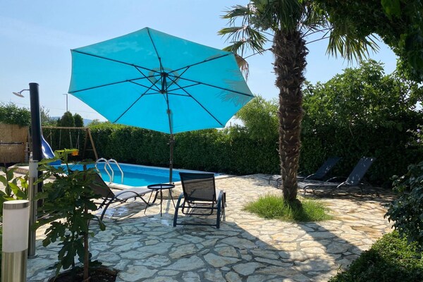 Foto van Holiday Home Krnić - Vakantiehuis in Šibenik - Pool