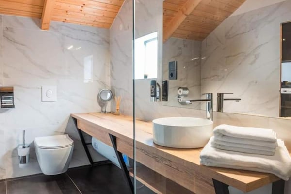 Foto van Halicanum Glamping Peaceful Retreat Resort 2 - Vakantiehuis in Sveti Martin na Muri - BathRoom