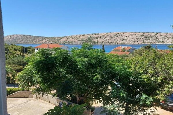 Foto van Rab Diving Mirko - Two Bedroom Apartment with Sea View (6A) - Outdoor