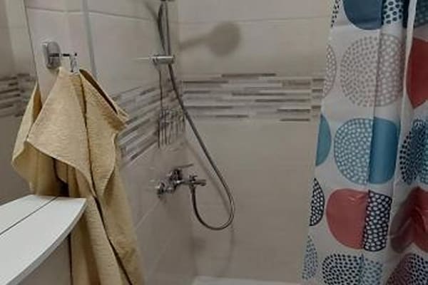 Foto van Rab Diving Mirko - One Bedroom Apartment with Sea View (3A) - BathRoom