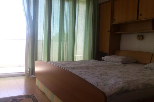 Foto van Rab Diving Mirko - One Bedroom Apartment with Sea View (5) - BedRoom