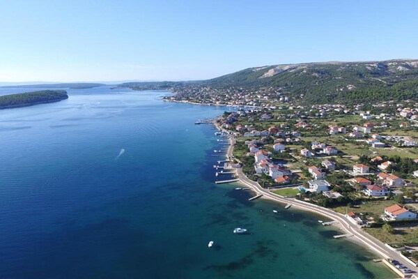 Foto van Rab Diving Mirko - One Bedroom Apartment with Sea View (5) - Outdoor