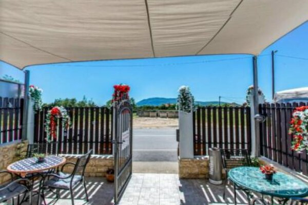 Foto van Rooms Burnum - Double Room 3 - Vakantiehuis in Vrbnik-Knin - Outdoor