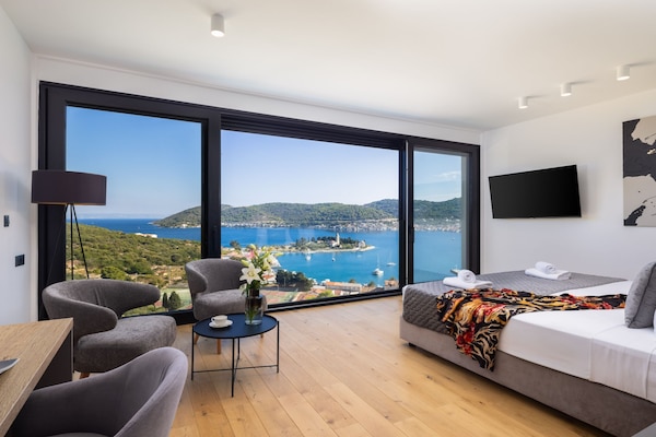 Foto van Breathtaking Villa Vis Five Bedroom Villa with the Pool - BedRoom