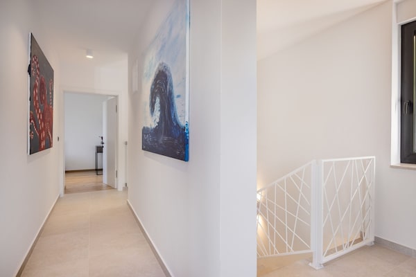 Foto van Breathtaking Villa Vis Five Bedroom Villa with the Pool - Outdoor