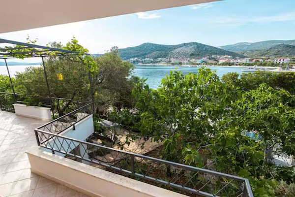 Foto van Blue Magic Apartment - Two Bedroom Apartment with Sea View and Terrace - Terrace