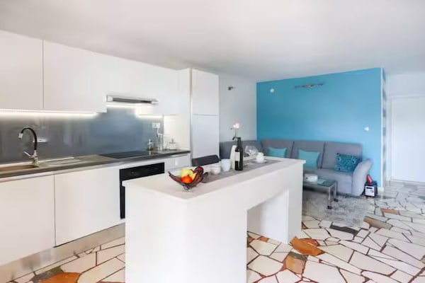 Foto van Blue Magic Apartment - Two Bedroom Apartment with Sea View and Terrace - Kitchen