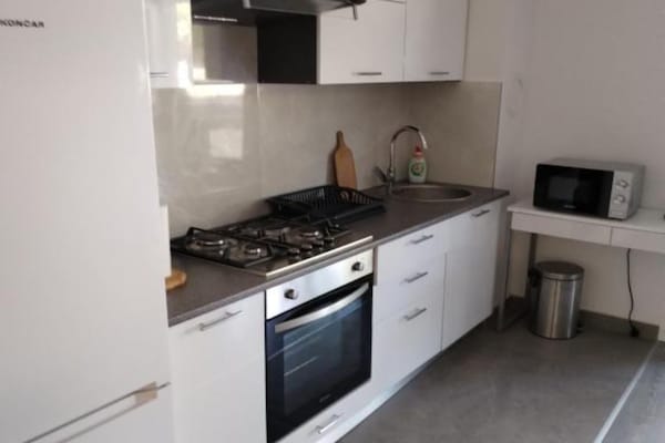 Foto van Classic One Bedroom Apartment with Terrace - Vakantiehuis in Povljana - Kitchen