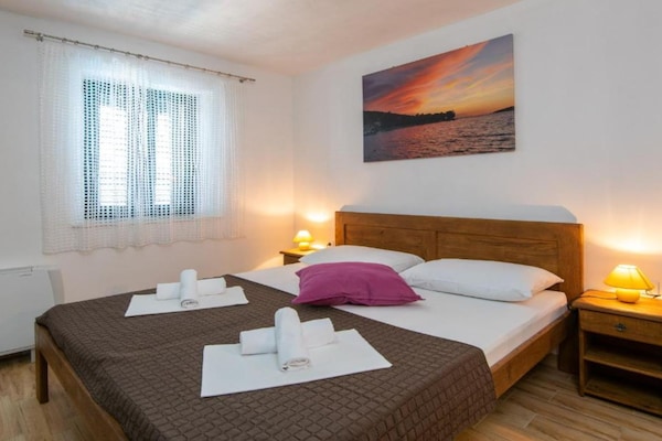 Foto van Beautiful Villa Anita - Four Bedroom Villa with Outdoor Swimming Pool - BedRoom