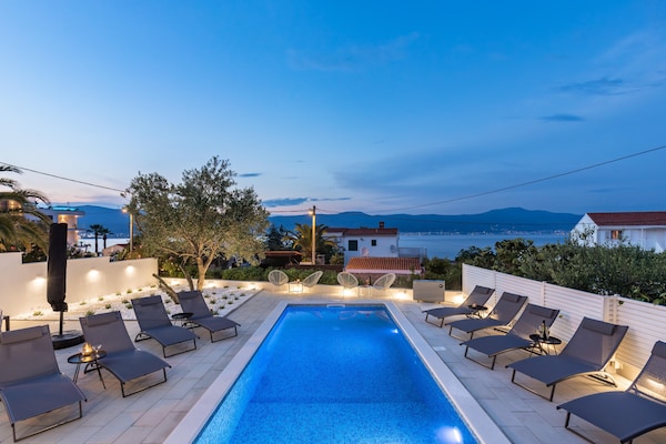 Foto van Modern appartement met zwembad en terras - Vakantiehuis in Slatine - PoolOfHouse