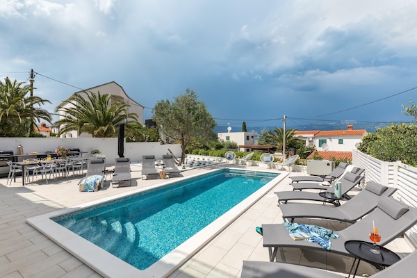 Foto van Modern appartement met zwembad en terras - Vakantiehuis in Slatine - PoolOfHouse