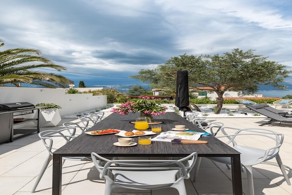 Foto van Modern appartement met zwembad en terras - Vakantiehuis in Slatine - Ambiance