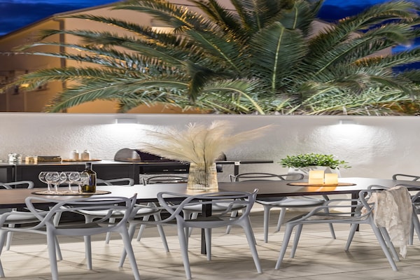 Foto van Modern appartement met zwembad en terras - Vakantiehuis in Slatine - Ambiance