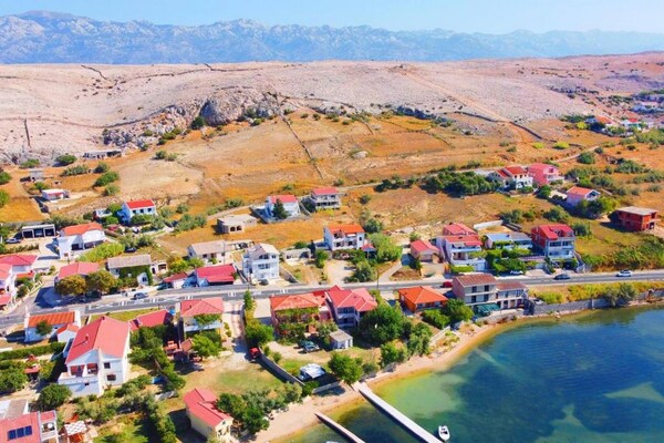 Foto van Appartement in Dinjiška aan het strand - Vakantiehuis in Dinjiška - AreaSummer20KM