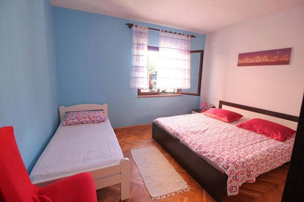 Foto van Appartement in Dinjiška aan het strand - Vakantiehuis in Dinjiška - BedRoom