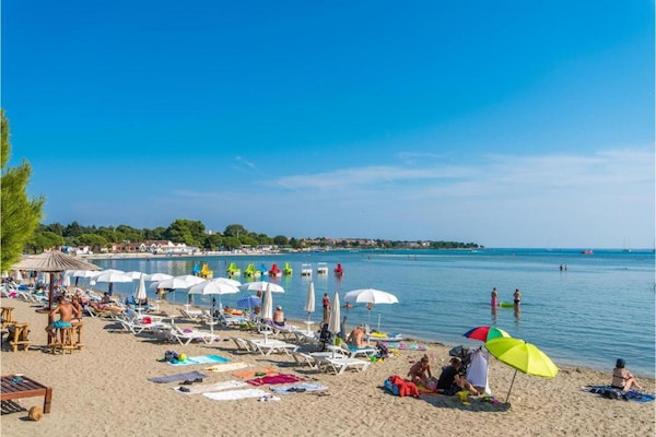 Foto van 4 gasten appartement in Medulin - Vakantiehuis in Ližnjan - AreaSummer5KM