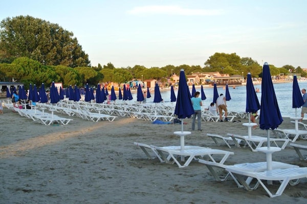 Foto van 4 gasten appartement in Medulin - Vakantiehuis in Ližnjan - AreaSummer5KM