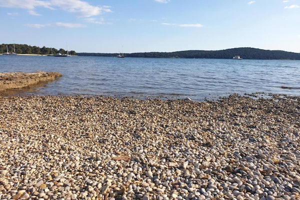 Foto van 4 gasten appartement in Medulin - Vakantiehuis in Ližnjan - AreaSummer5KM
