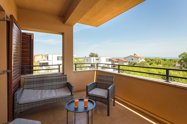 Foto van 4 gasten appartement in Medulin - Vakantiehuis in Ližnjan - TerraceBalcony