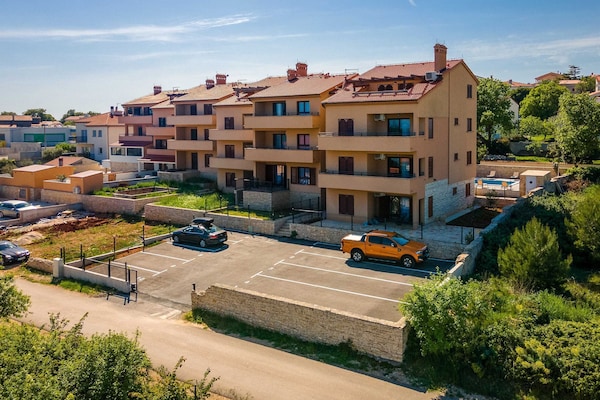 Foto van 4 gasten appartement in Medulin - Vakantiehuis in Ližnjan - Outdoor