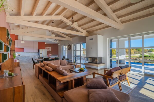 Foto van Villa in Filipana met verwarmd zwembad - Vakantiehuis in Filipana - LivingRoom