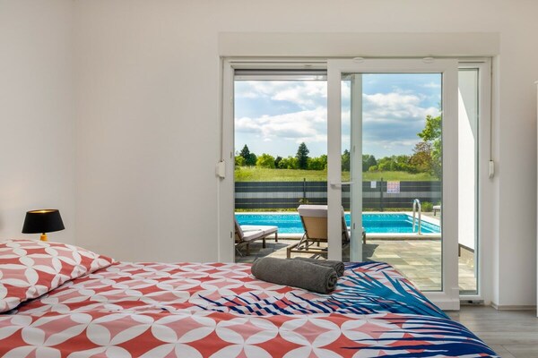 Foto van Blue Lagoon - Privézwembad en bubbelbad - Vakantiehuis in Krsan - Untagged