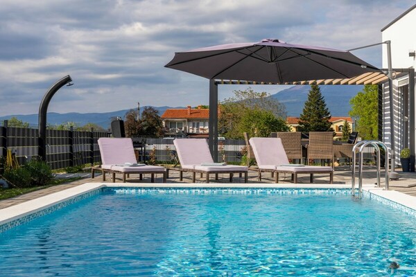 Foto van Blue Lagoon - Privézwembad en bubbelbad - Vakantiehuis in Krsan - Untagged