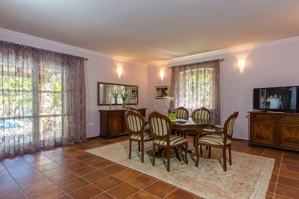 Foto van Villa in Montižana met zwembad bij Mirna - Vakantiehuis in Montižana - Untagged