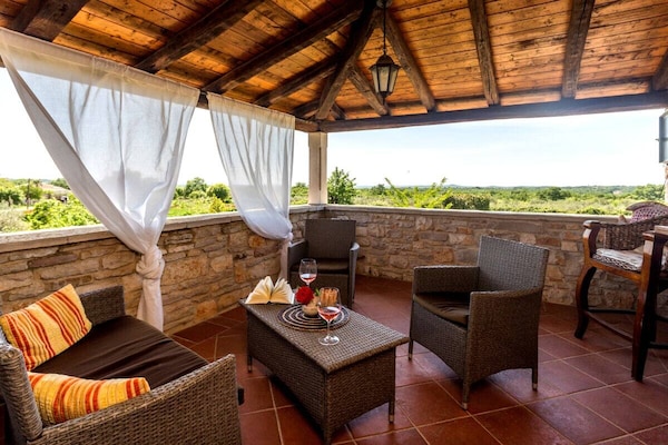 Foto van Casa Orah met zwembad - Comfortabele vakantiewoning - Untagged