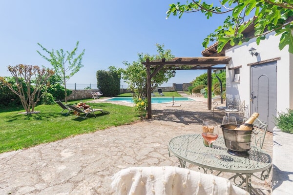 Foto van Casa Orah met zwembad - Comfortabele vakantiewoning - Untagged