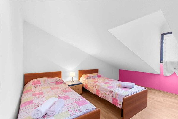 Foto van Appartement/vakantiehuis A6 Villa Falcon vlakbij de zee - Untagged
