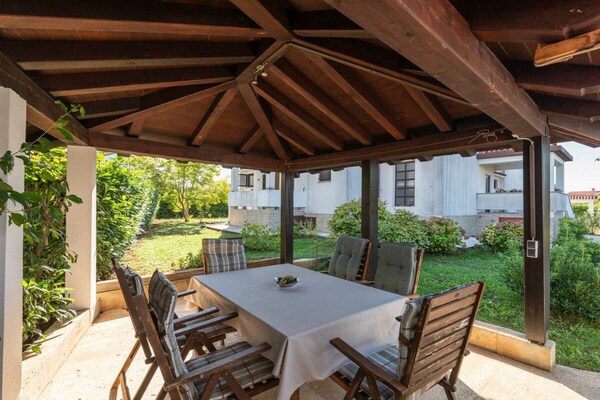 Foto van Appartement/vakantiehuis A6 Villa Falcon vlakbij de zee - Untagged
