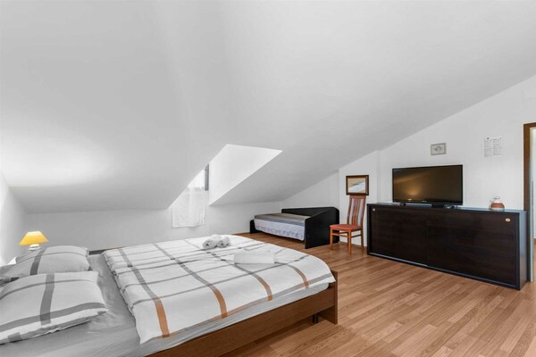 Foto van Appartement/vakantiehuis A6 Villa Falcon vlakbij de zee - Untagged