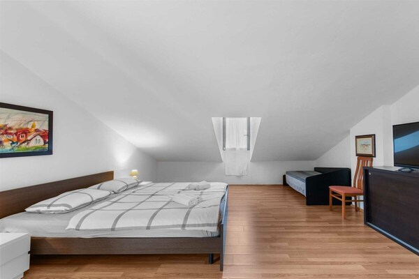 Foto van Appartement/vakantiehuis A6 Villa Falcon vlakbij de zee - Untagged