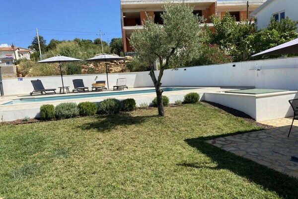 Foto van Casa Nicolina Comfortabele vakantiewoning - Vakantiehuis in Kastelir - Untagged