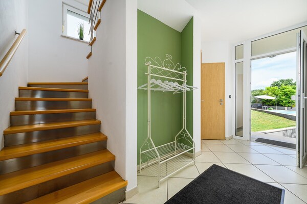 Foto van Gezellige villa met uitzicht - Vakantiehuis in Rojci - Landing