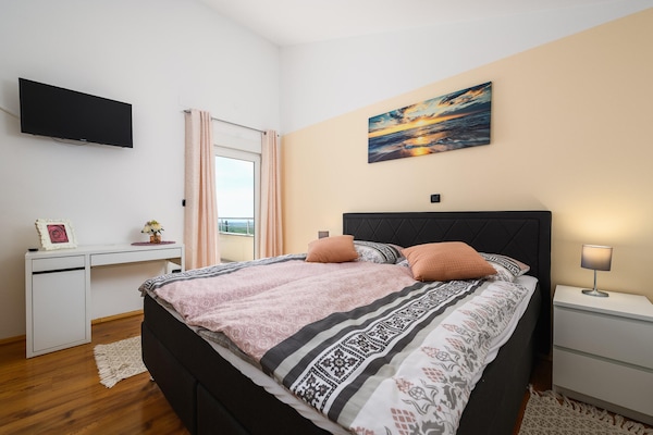 Foto van Gezellige villa met uitzicht - Vakantiehuis in Rojci - BedRoom