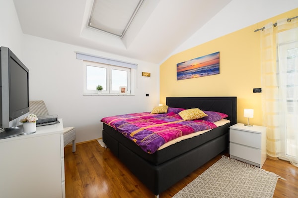 Foto van Gezellige villa met uitzicht - Vakantiehuis in Rojci - BedRoom