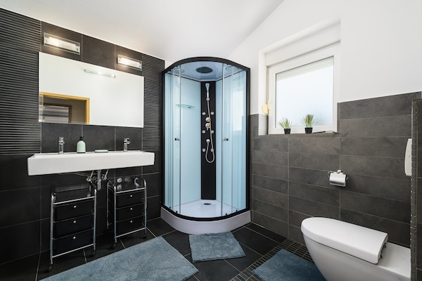 Foto van Gezellige villa met uitzicht - Vakantiehuis in Rojci - BathRoom