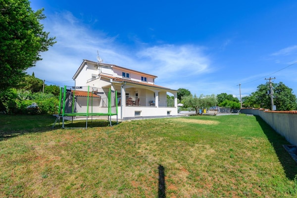 Foto van Gezellige villa met uitzicht - Vakantiehuis in Rojci - GardenSummer