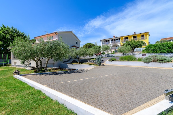Foto van Gezellige villa met uitzicht - Vakantiehuis in Rojci - AreaSummer1KM