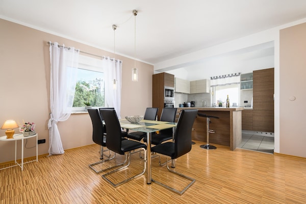 Foto van Gezellige villa met uitzicht - Vakantiehuis in Rojci - DiningRoom